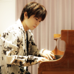 成田玲 (Rei Narita) Pianist/Producer